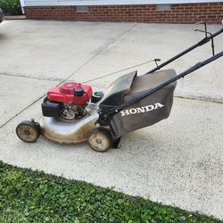 Honda Easy Start Self Propelled Lawnmower 