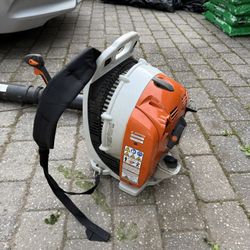 Stihl BR 430 Leaf blower - Barely Used $200