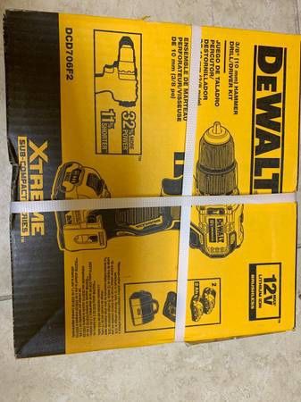 DeWalt Xtreme 12 V 3/8 in. Brushless Cordless Hammer Drill Kit