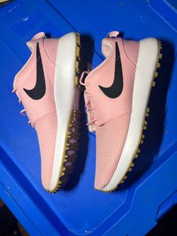 NIKE roshe golf next nature medium soft pink DV1202-601 PGA LIV COMFORT Size men's 7.5 No box Appear to be new but stored away