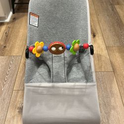 BabyBjörn Bouncer Bliss, Travel Bag & Googly Eye Toy - Soft Gray