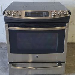 GE SLIDE IN ELECTRIC STOVE, PCS940SF2SS, St.steel, 30