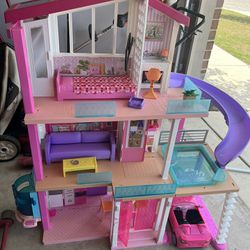Barbie House With Barbie Dolls And Clothes