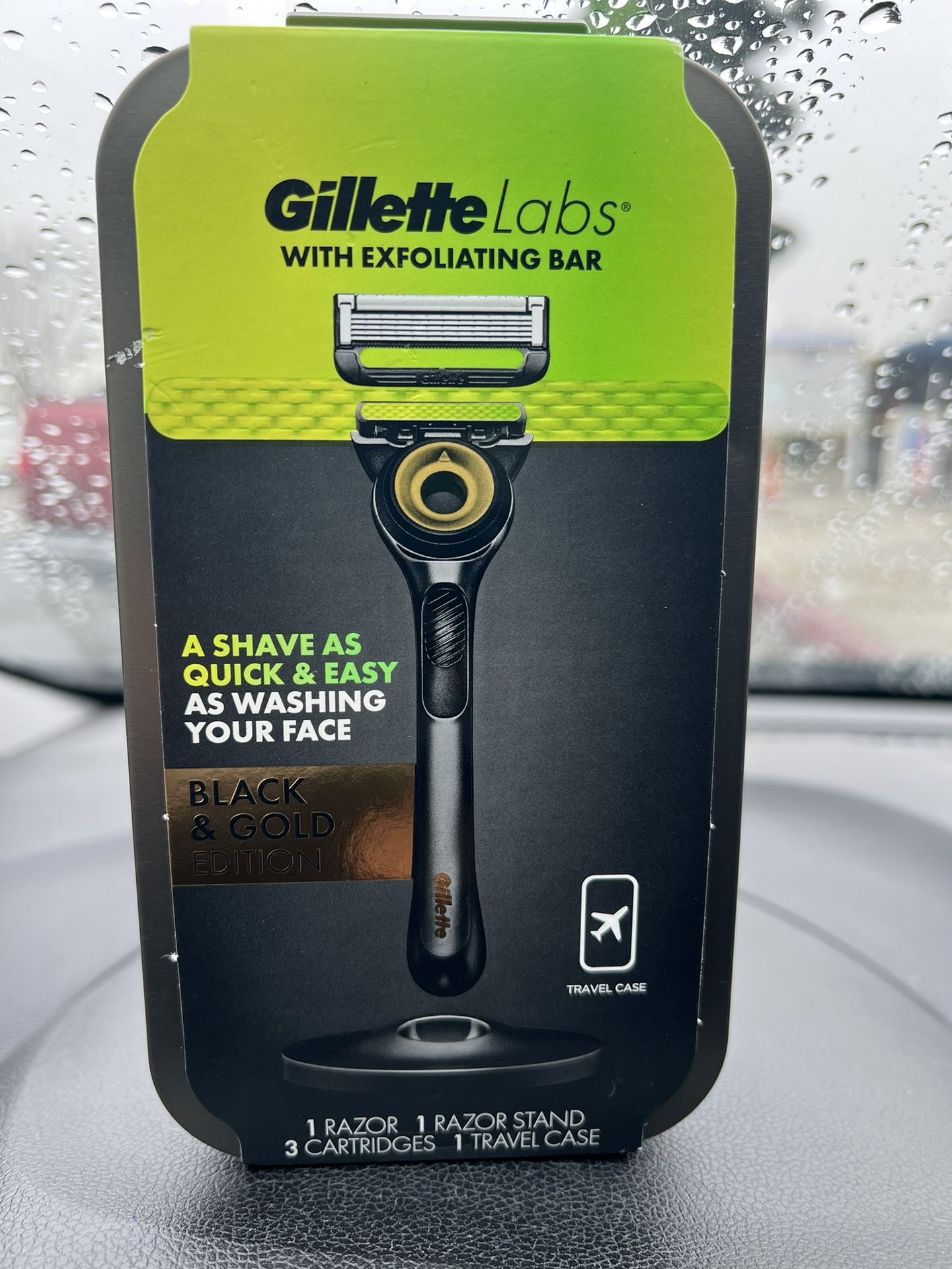 Gillette Razor for Men with Exfoliating Bar Gold Edition