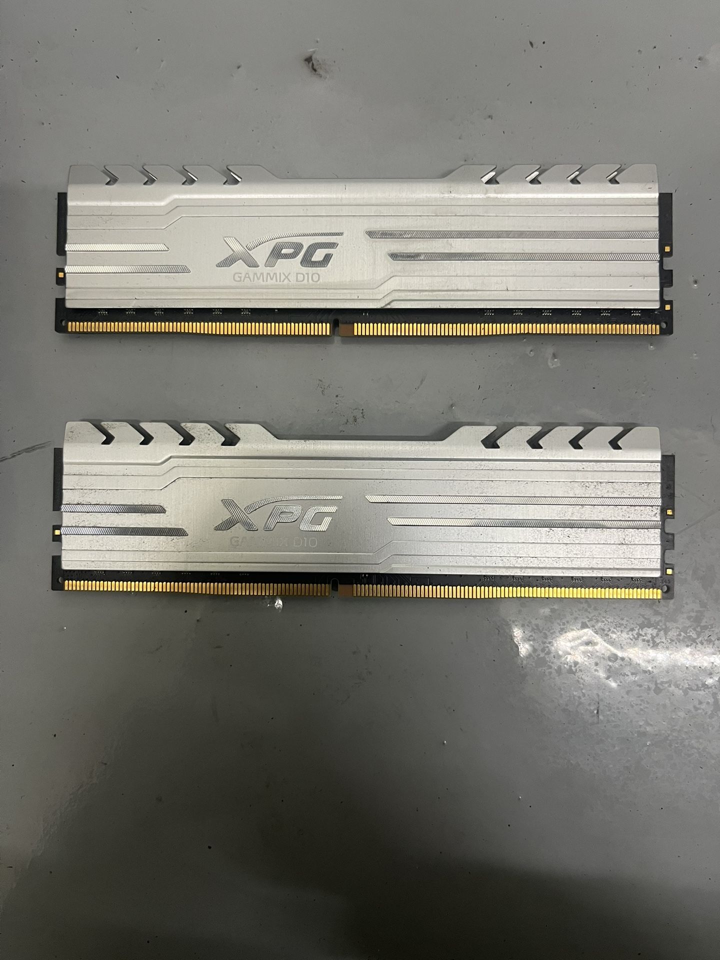 XPG GAMMIX D10 16GB (2x8GB) RAM DDR4 3000MHz