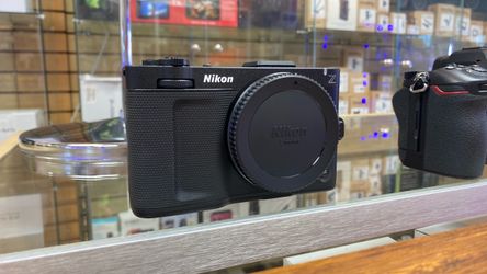 Nikon ZR.  Open box
