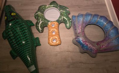 Fun Boy Palm Drinks Station Float With TWO High Five Rafts (Crocodile/ Shell)