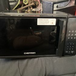 Chefman Microwave (Small , Space Saving) Almost New