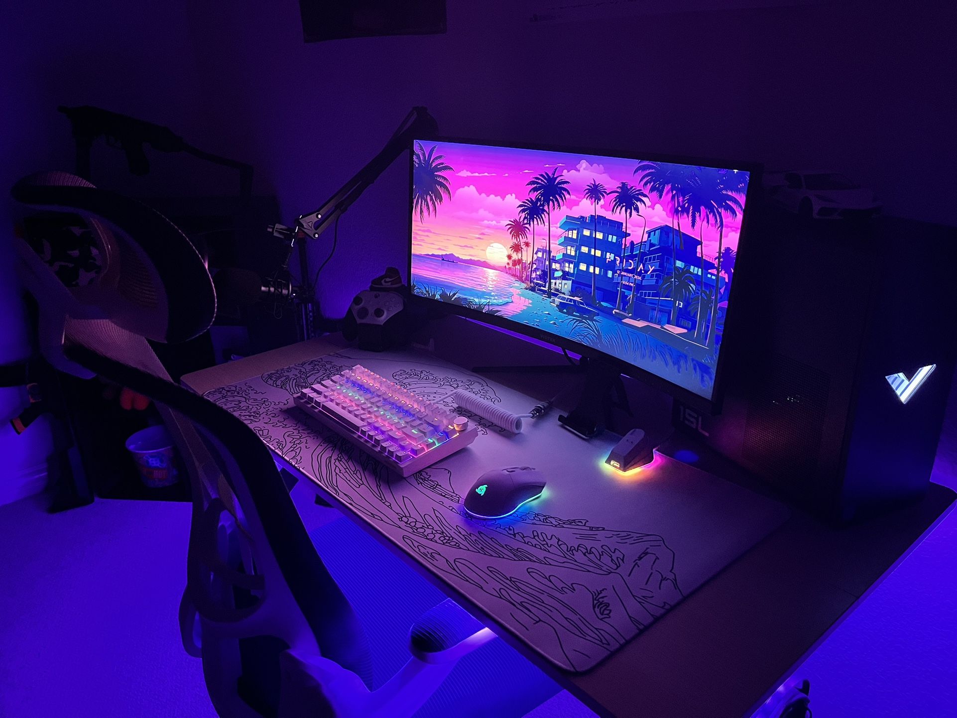 Gaming Setup W/desk,mic,headset,and monitor