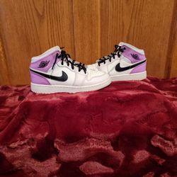 Jordan 1 Mid Dark Iris