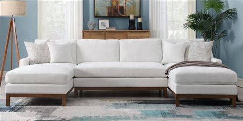 Brand New Ivory Super Plush Chenille Sectional Sofa (Pillows Included)