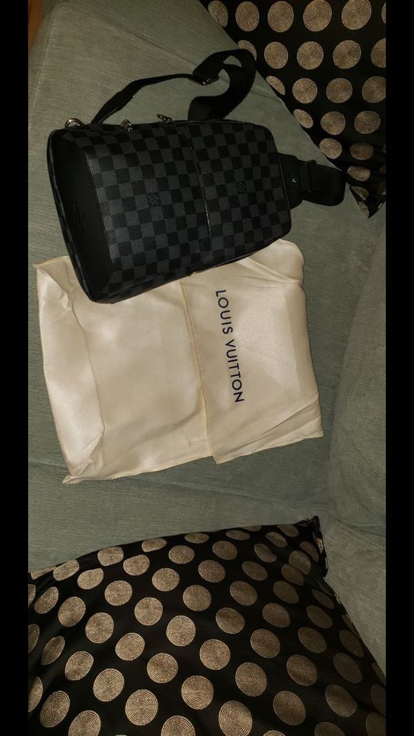 Louis Vuitton Avenue Sling Bag for Sale in Malden, MA - OfferUp