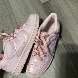 Baby pink NIKE dunks like new $45 OBO 3.5Y
