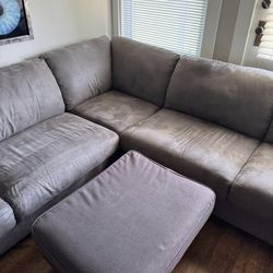 High-End Sectional Sofa with Ottoman – Excellent Condition & Very Comfortable