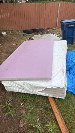 Insulating foam