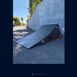 Skate ramp / Quarter Pipe