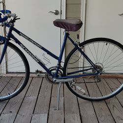 Womans Schwinn World Sport Road Bike