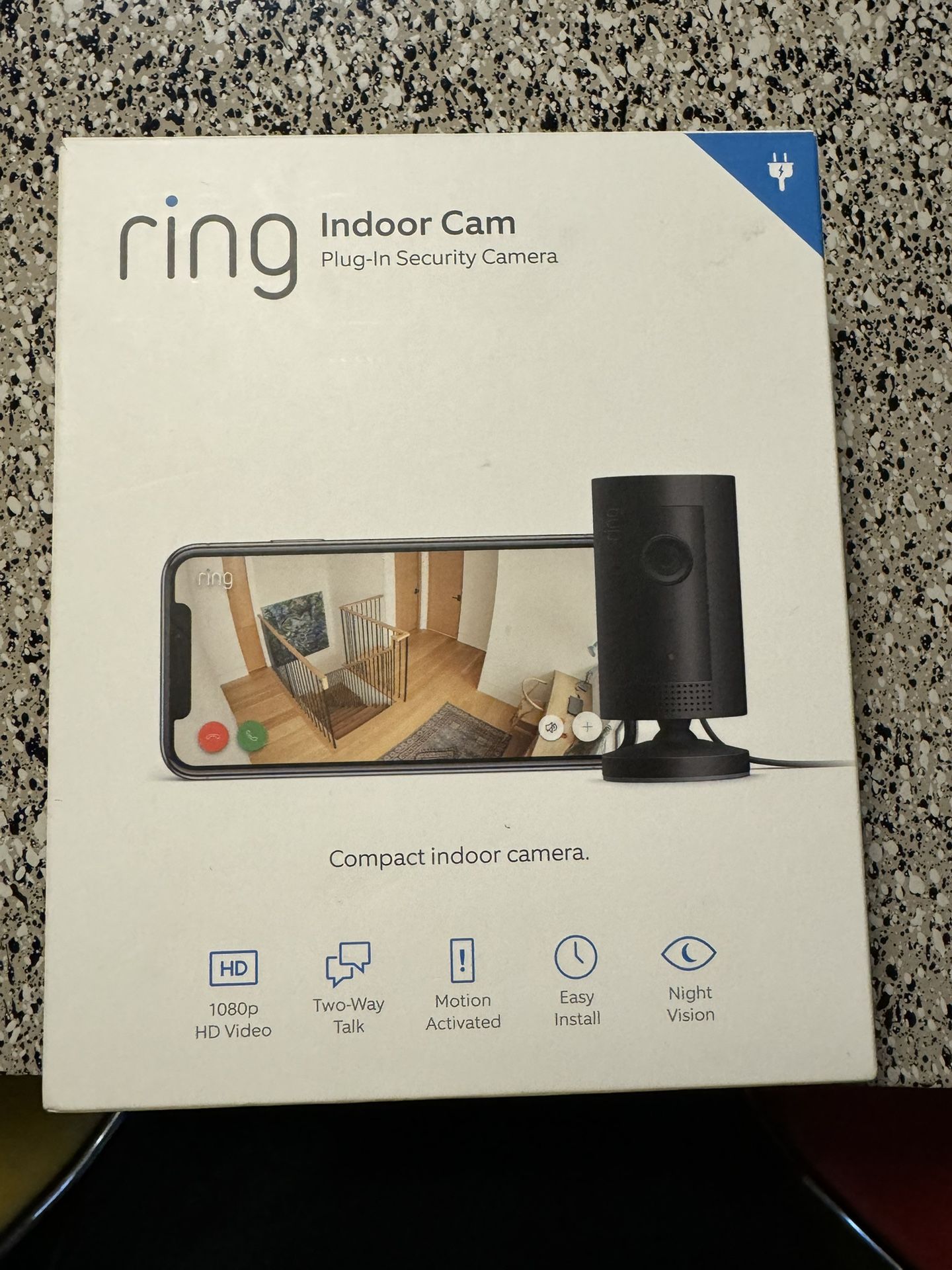 Ring - Indoor Plug-In 1080p Security Camera (2nd - Generation) with Privacy cover - Black