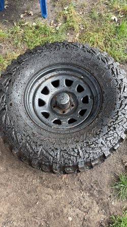 Off-Road Mud Terrain Tire on Steel Wheel