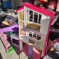 Barbie Dreamhouse With Accessories 