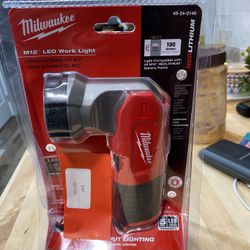 Milwaukee M12 Flashlight 