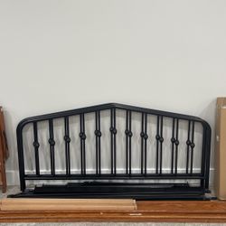 Metal Queen Bedframe