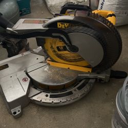 12 Inch Dewalt Mitter Saw 