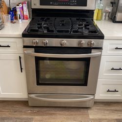 Gas oven and range 