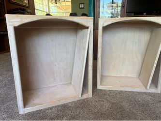 Book ends/bookshelf
