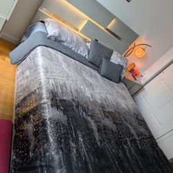 Queen Bed