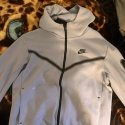 light purple nike tech