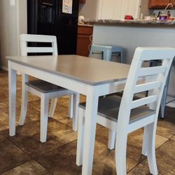 Delta Children’s Table W/  2 Chairs