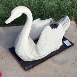Swan Yard Planter
