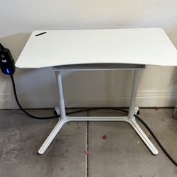 Adjustable Table 