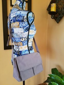 KENNETH COLE REACTION TAN CROSSBODY