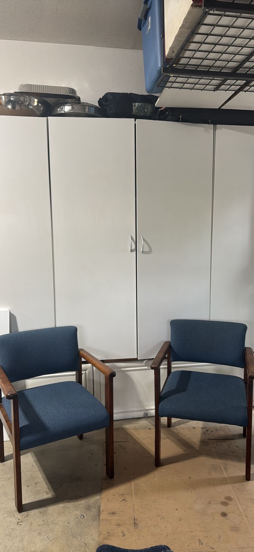2 Blue Seats
