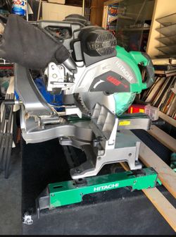 Hitachi 12" radial saw w/stand