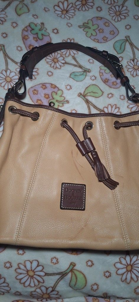 Dooney &bourke 1975