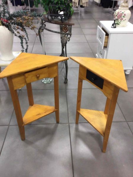 2 Wood corner table