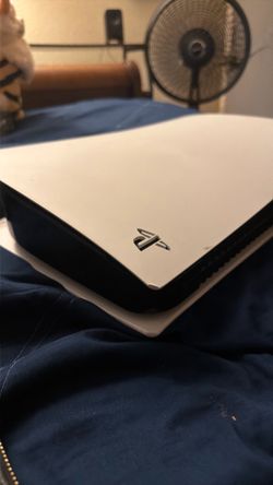PlayStation five with one controller $600