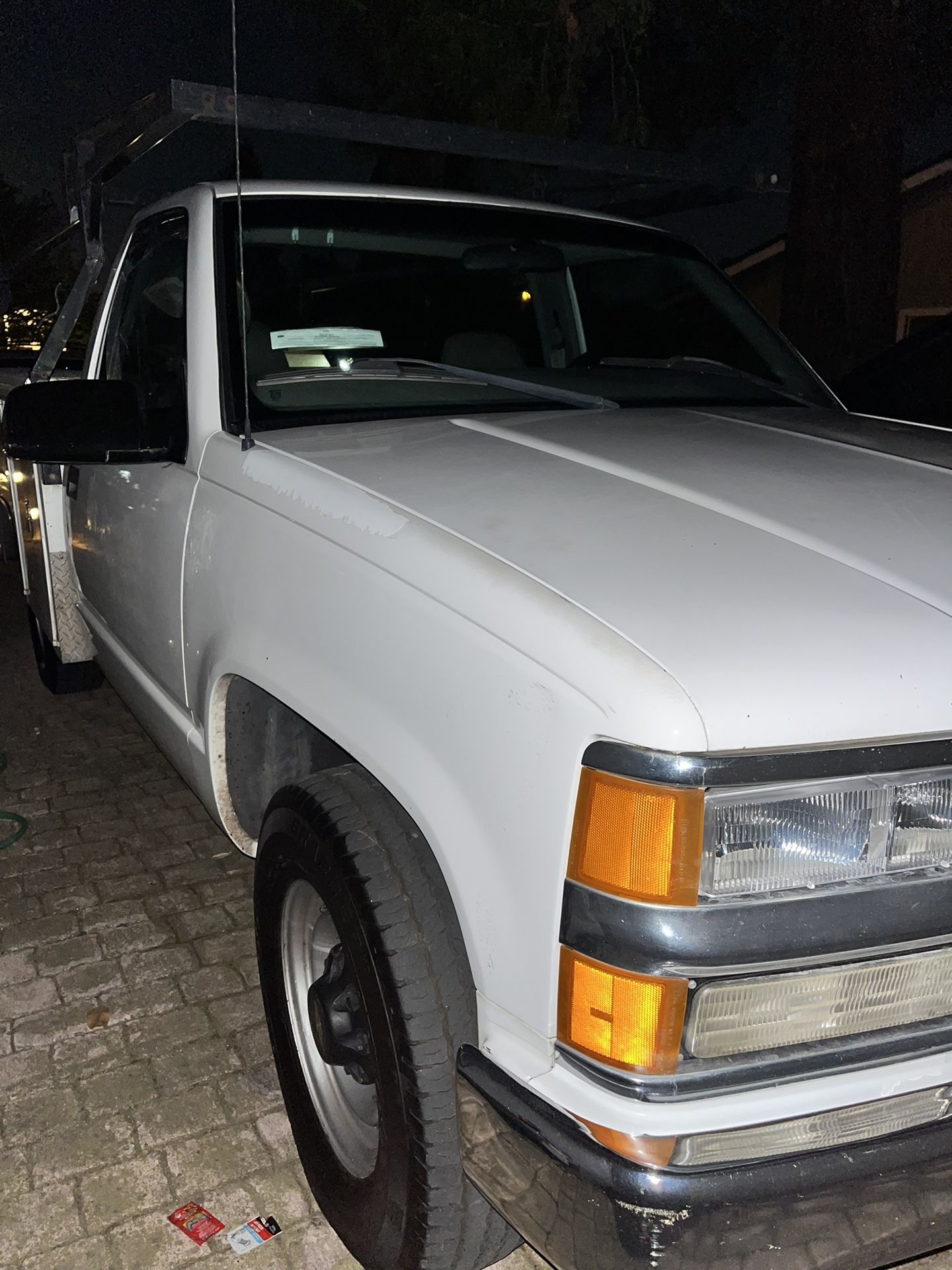 2000 Chevrolet 3500 Regular Cab & Chassis