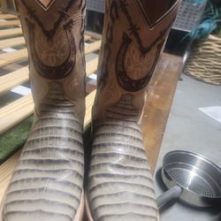 Horse Shoe Cowboy Boots