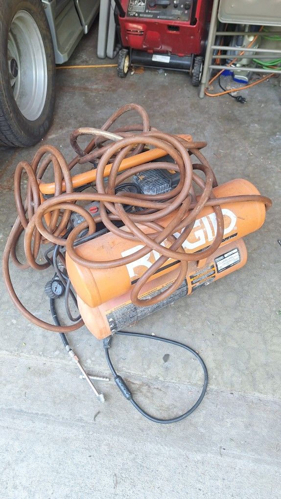 RIDGID AIR COMPRESSOR $150