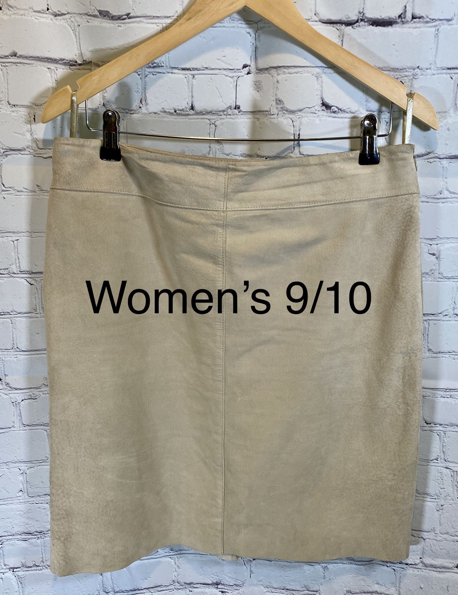 Leather Suede Express Women’s Size 9/10 - Pencil Skirt - Light Tan - Like New!
