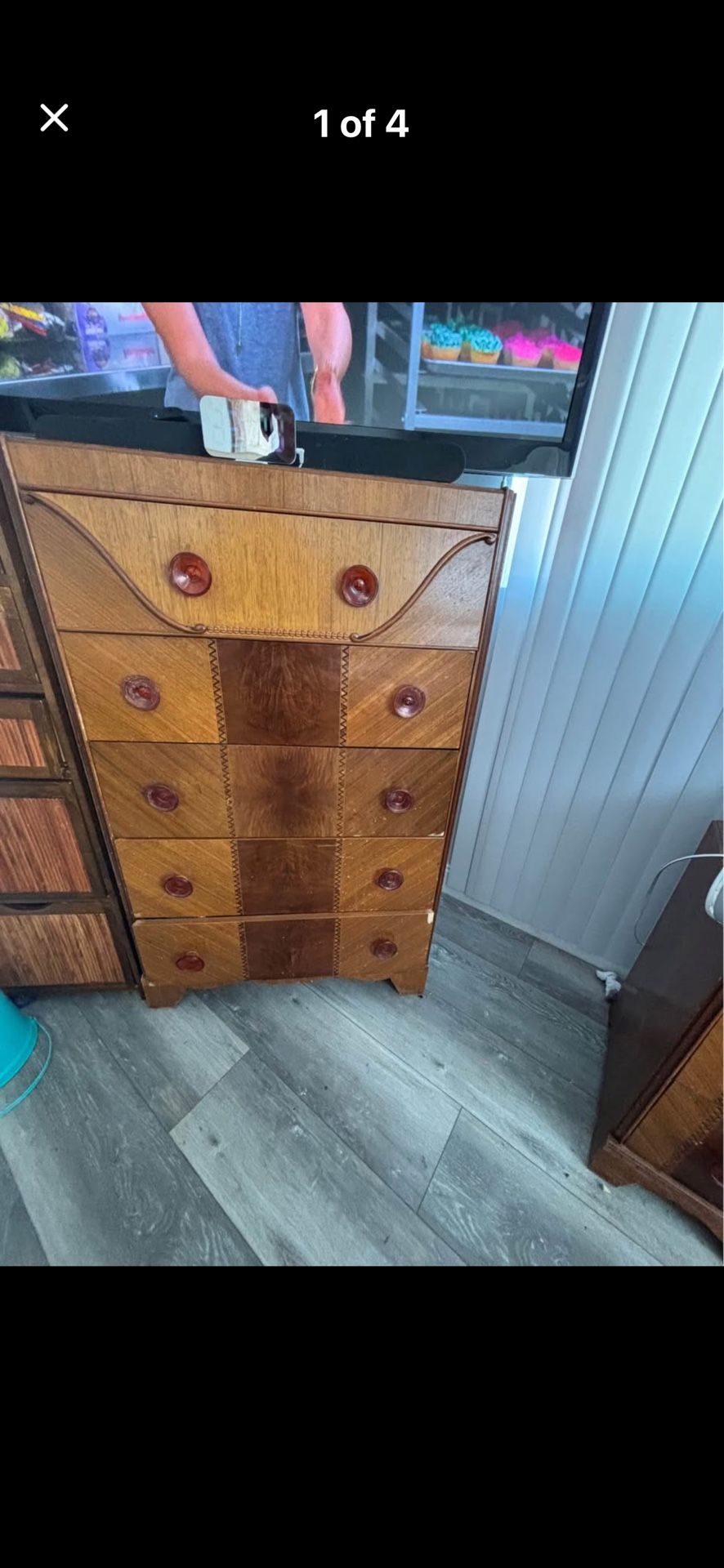 Dresser 