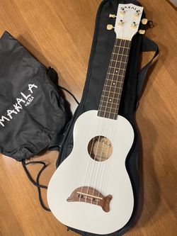 Like New Kala Makala Dolphin Ukulele -Soprano