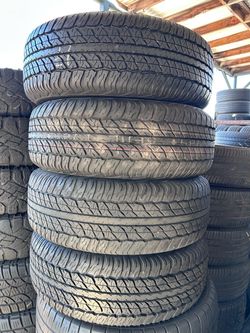 Vendo set de llantas 265/65R17 marca DUNLOP