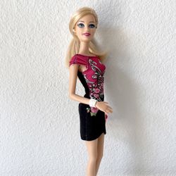 Barbie Fashionista Rose Doll // Black & Pink Floral Dress 
