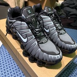 Nike Shoes Size 9.5