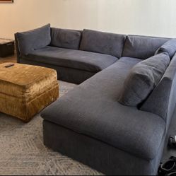 MCM SECTIONAL COUCH, FREE DELIVERY 🚚